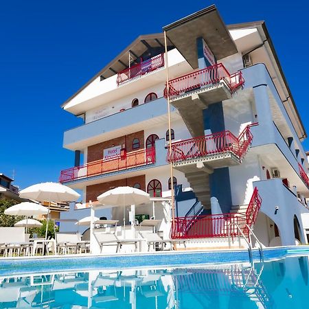 Hotel Alexander Джардини-Наксос Экстерьер фото