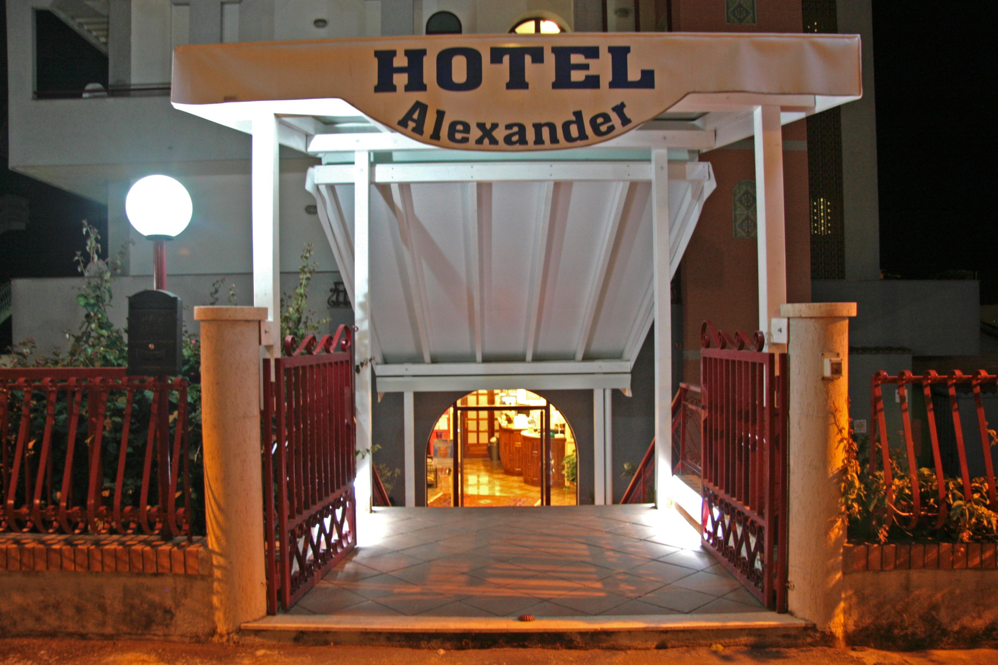 Hotel Alexander Джардини-Наксос Экстерьер фото